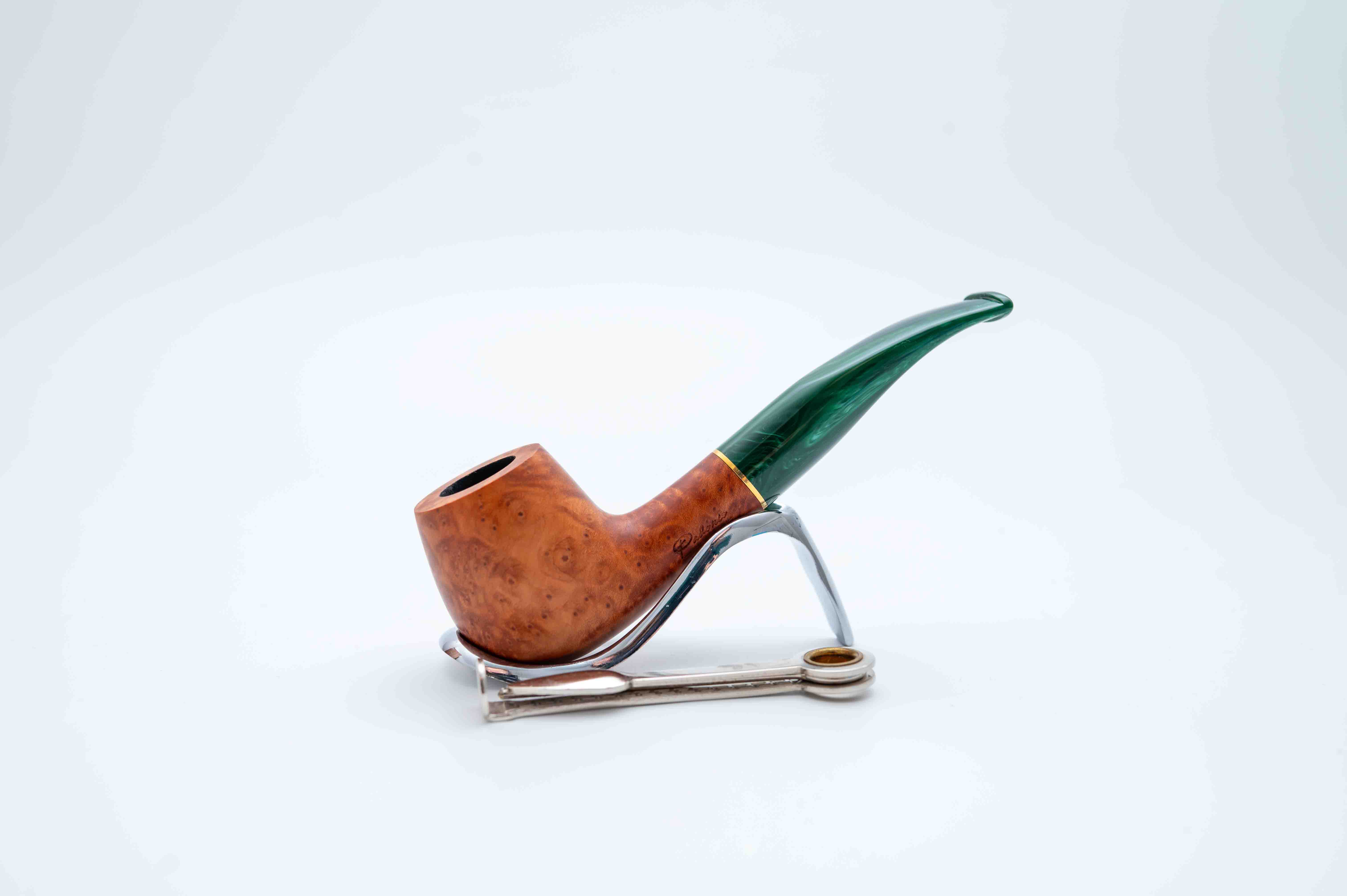 Padonio bruyer pipa 9mm filterrel, enyhén hajlított szárral, Billiard forma
